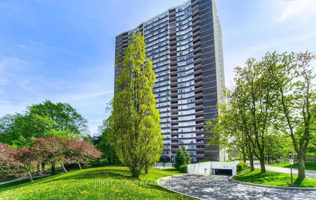 Stunning, spacious amp ; fully upgraded condo in a prime location just 1 km from Cooksville GO and minutes to the future LRT !