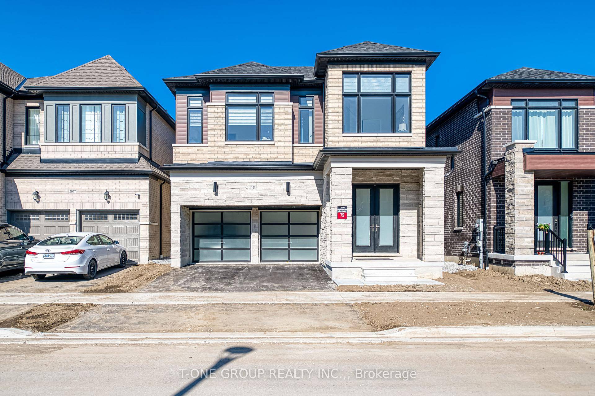 Luxurious 4 Bedroom Freehold Home in Picturesque Rural Pickering Discover a stunning sanctuary nestled in the highly sought after community of Rural Pickering.