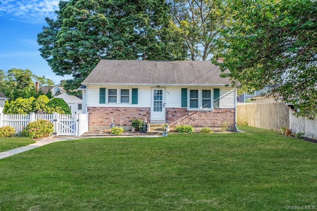 Step into your new home, with an ASSUMABLE MORTGAGE !