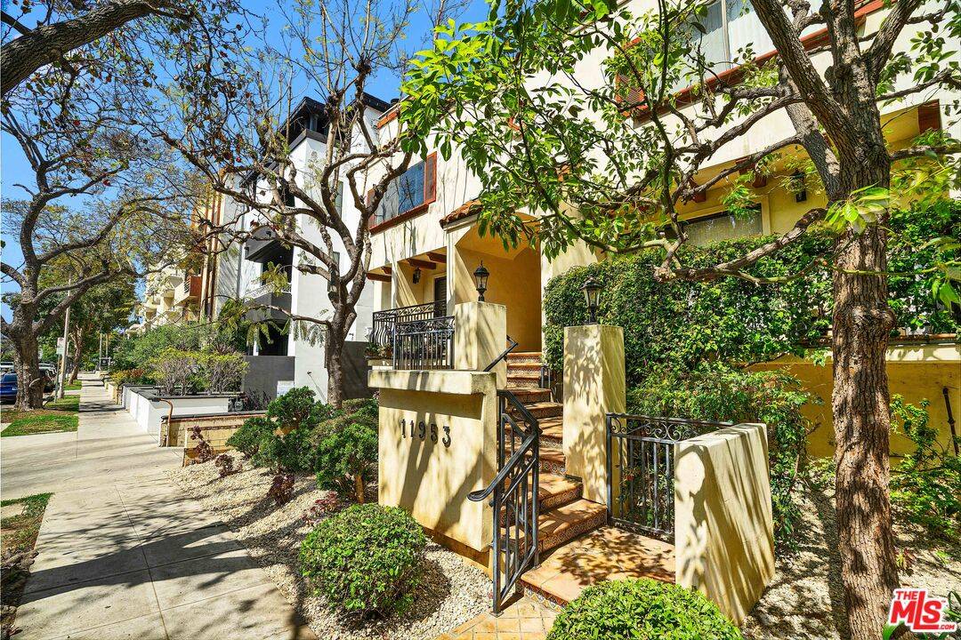 11953   Goshen Ave 2BR Brentwood La