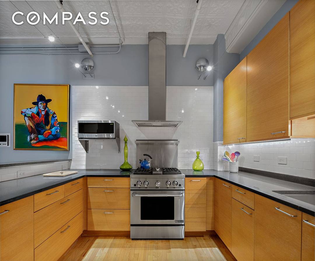 A true sanctuary in the heart of Chelsea, 107 West 25th Street, 5B offers the perfect balance of tranquility and urban energy.