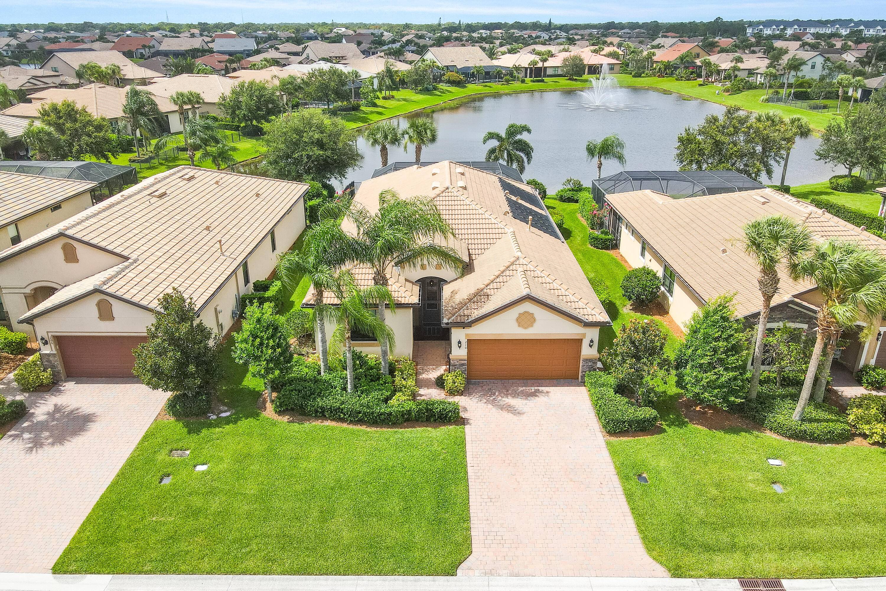 Welcome to paradise ! Veranda Gardens is an exceptional gated community built by Divosta which offers its residents outstanding amenities to enjoy the Florida lifestyle.