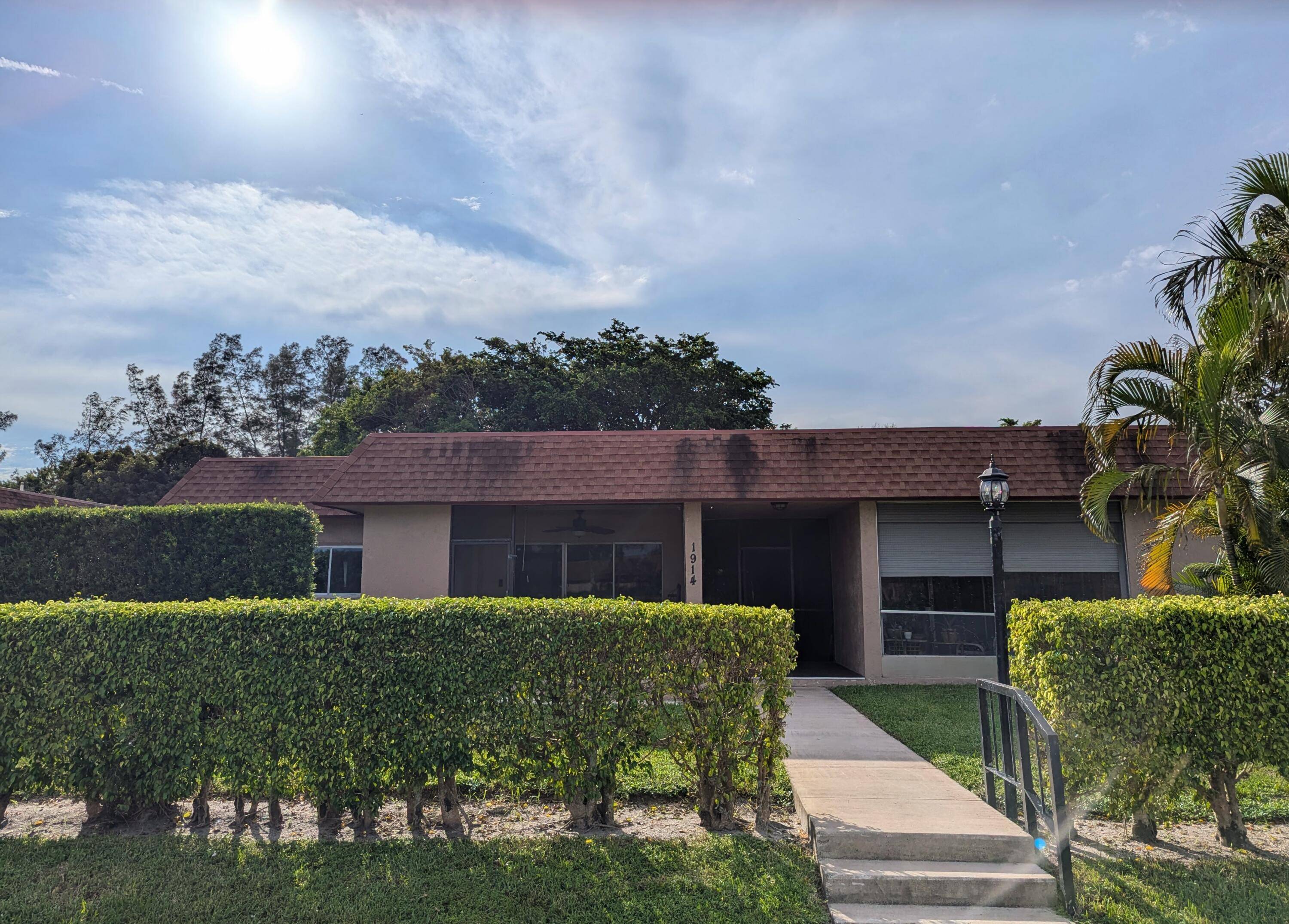Spacious updated 2 2 condo with no rear neighbors in quiet community tucked away near Downtown Delray Beach, shopping, restaurants, beaches, highway, airport.