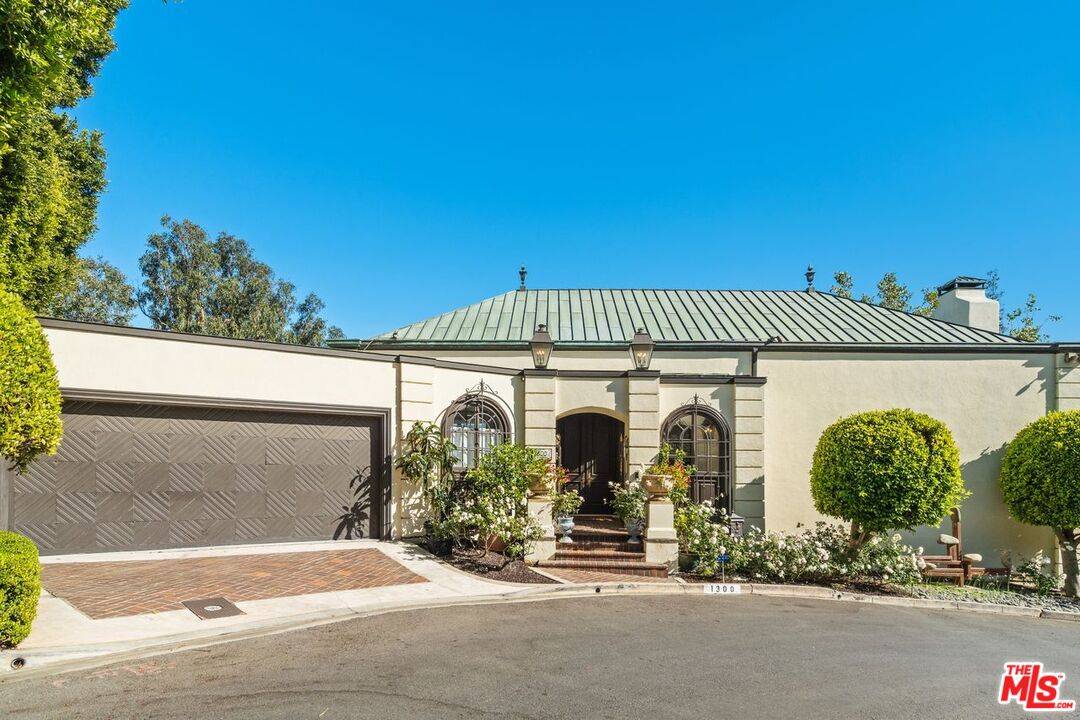 1300   DAWNRIDGE DR Beverly Hills Flats LA