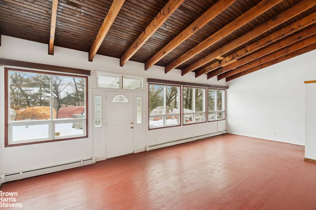 Make this house your own !