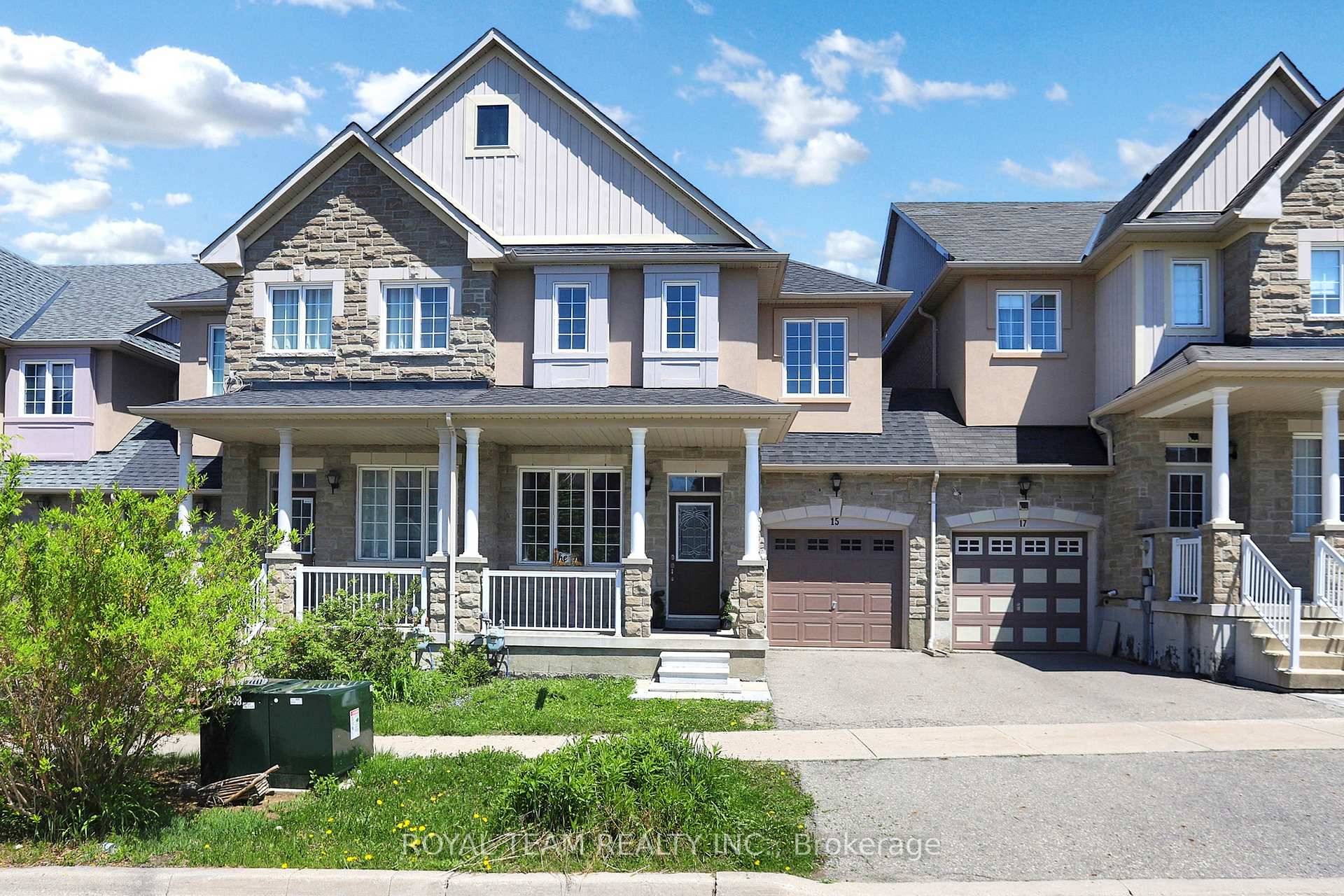 Welcome to this bright and spacious over 1900 sqft townhouse that has been recently renovated, freshly painted throughout, and features new flooring.