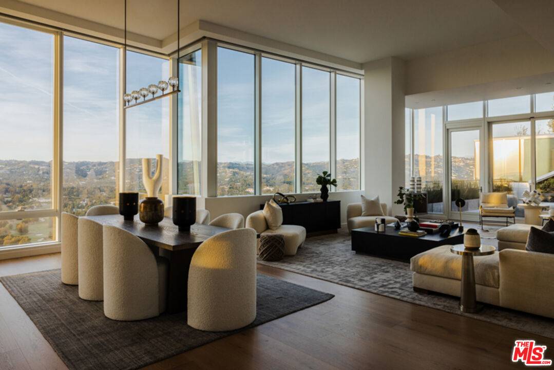 10000   Santa Monica Blvd 3.0 Beverlywood LA