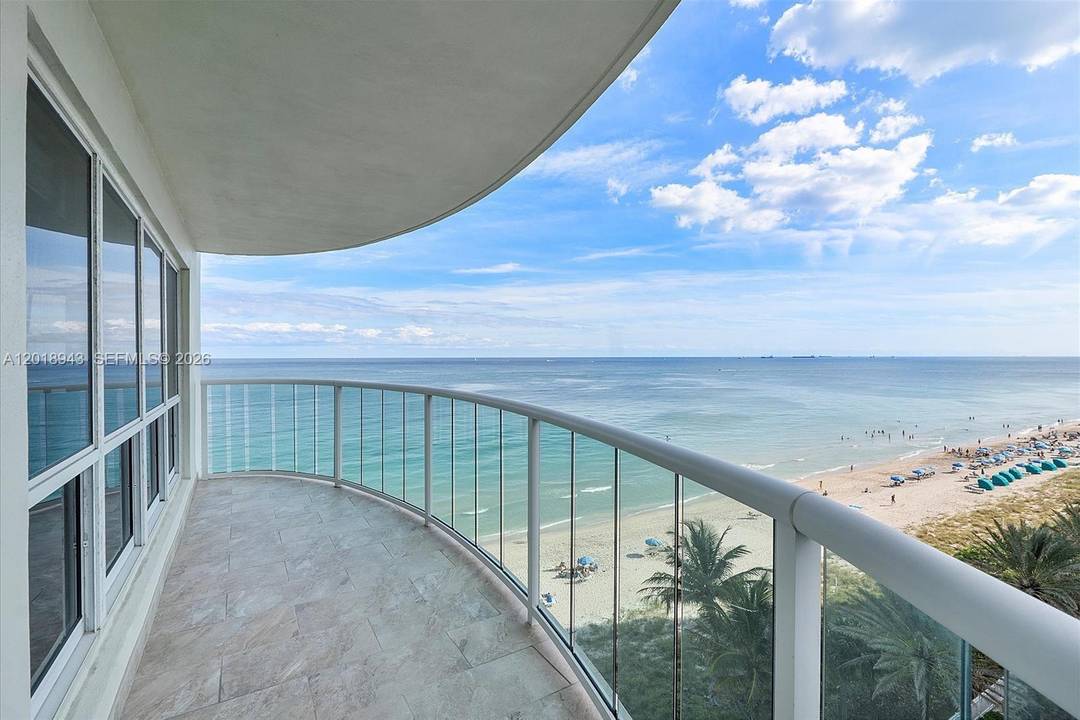 SPECTACULAR DIRECT OCEANFRONT CONDO.