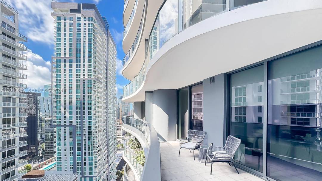 Located in the heart of Brickell, Flatiron Condominium offers sophisticated residences with world class amenities.