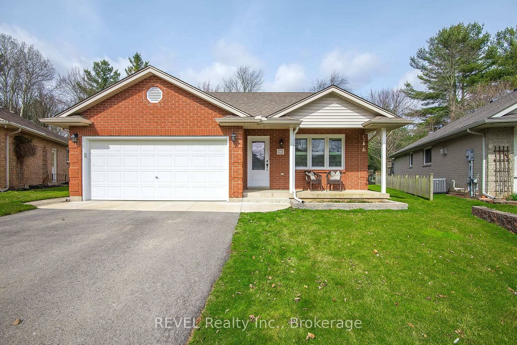 Welcome to 307 Beckett Crescent a beautifully maintained, one owner home that perfectly blends comfort, community, and convenience.
