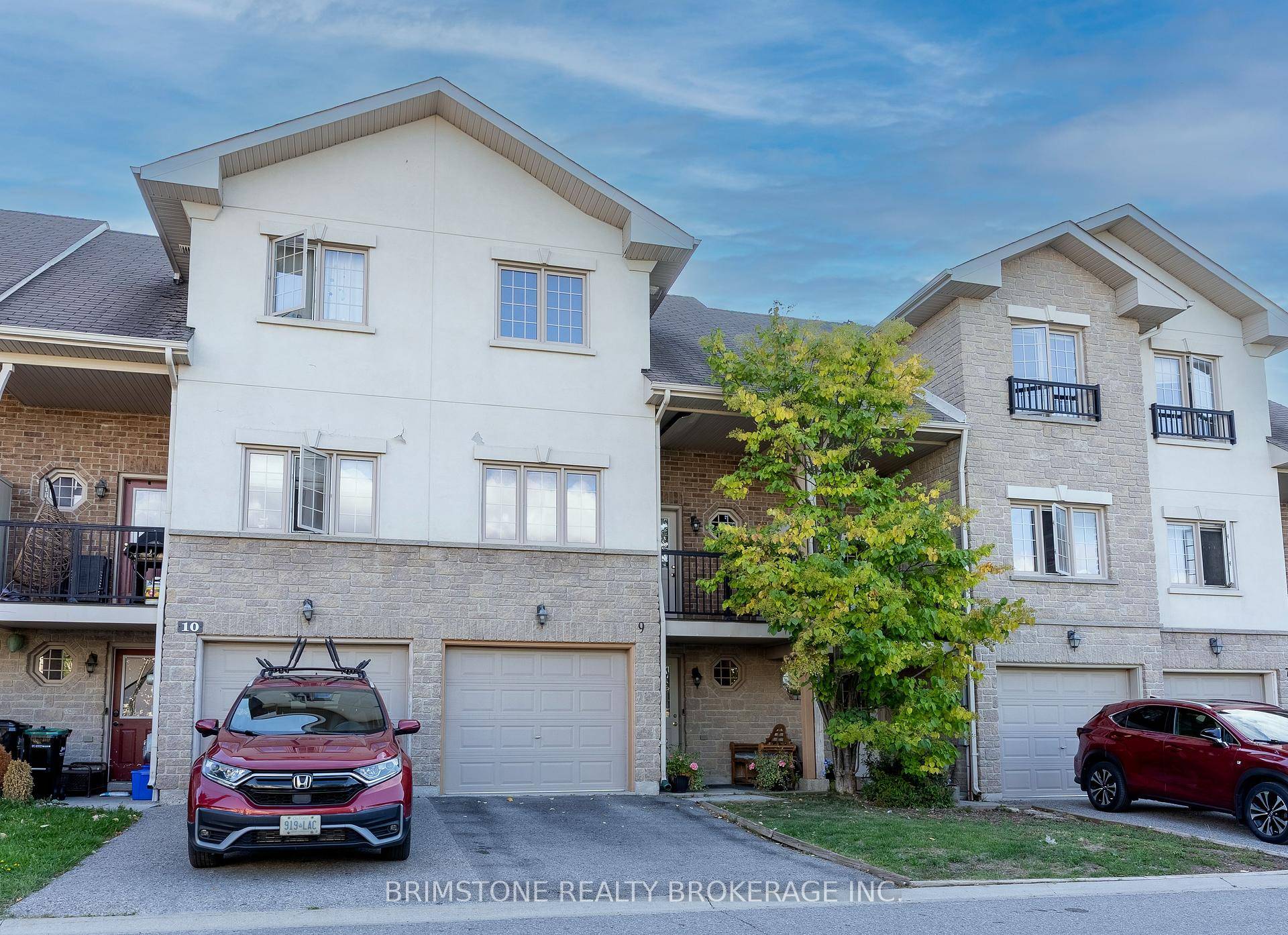 Welcome to 175 Stanley St, Unit 9 in Barries vibrant north end !