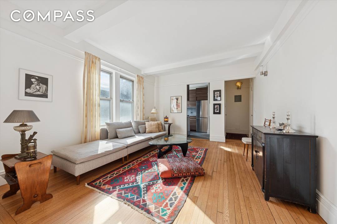 Elegant Corner One Bedroom in Historic Rose Hill Experience unparalleled craftsmanship and timeless sophistication in this gut renovated, sun filled corner one bedroom, perched on a top floor of this ...