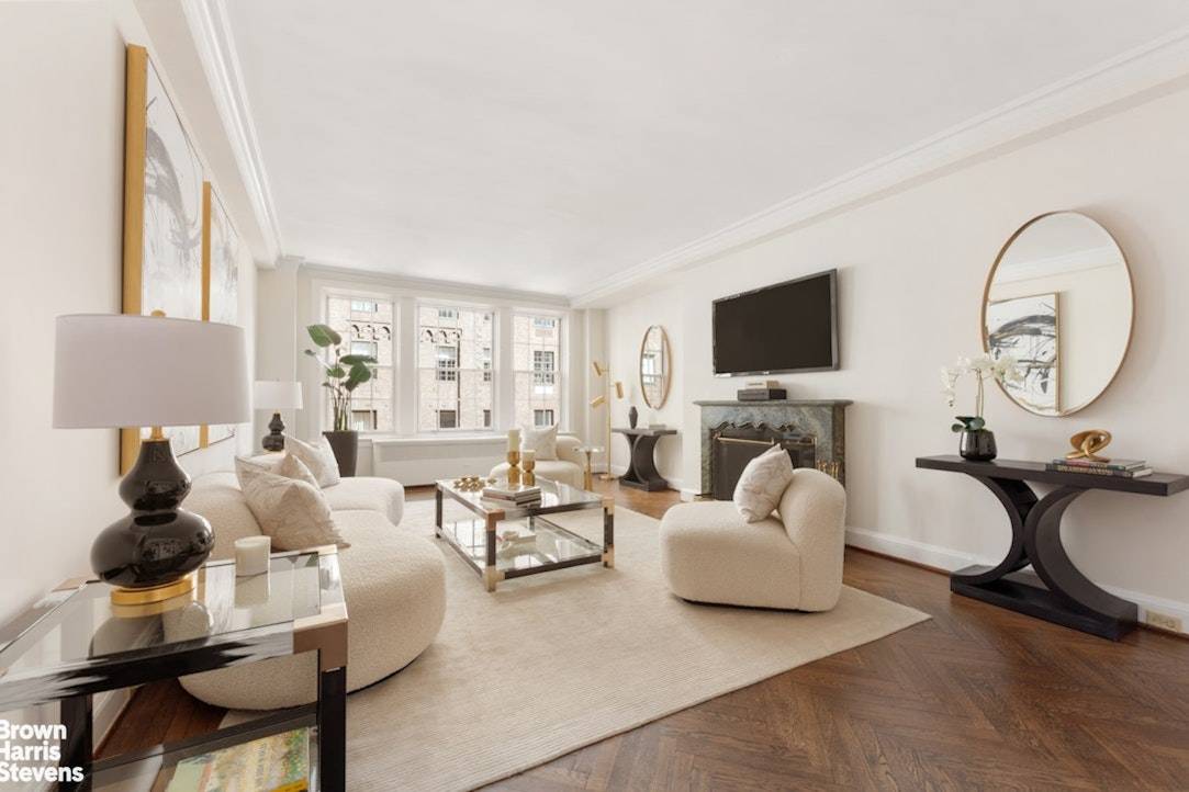 Elegant Park Avenue Pre War 8 Room Estate This sunny, high floor three bedroom, three bathroom apartment showcases the hallmark pre war elegance and charm of one of Carnegie Hill's ...