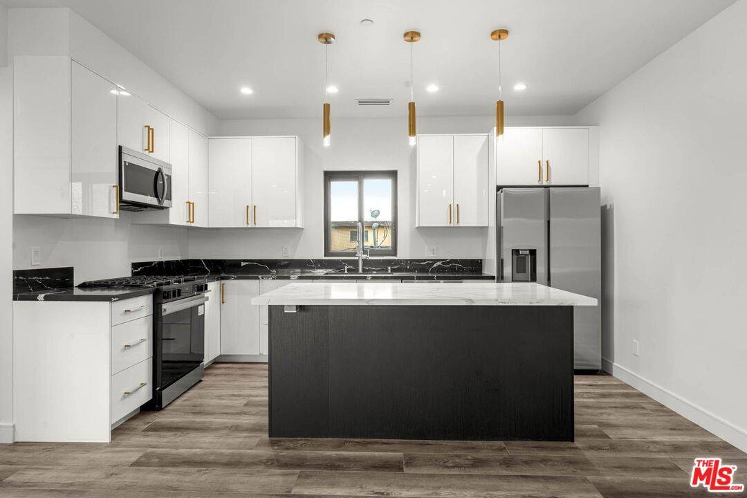 1920 S Sherbourne Dr 5BR La