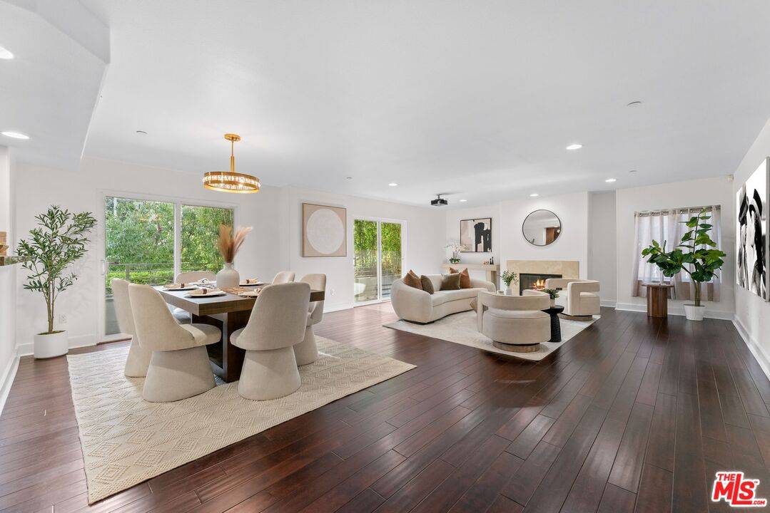 7249 Franklin Ave 2BR Hollywood Hills East La