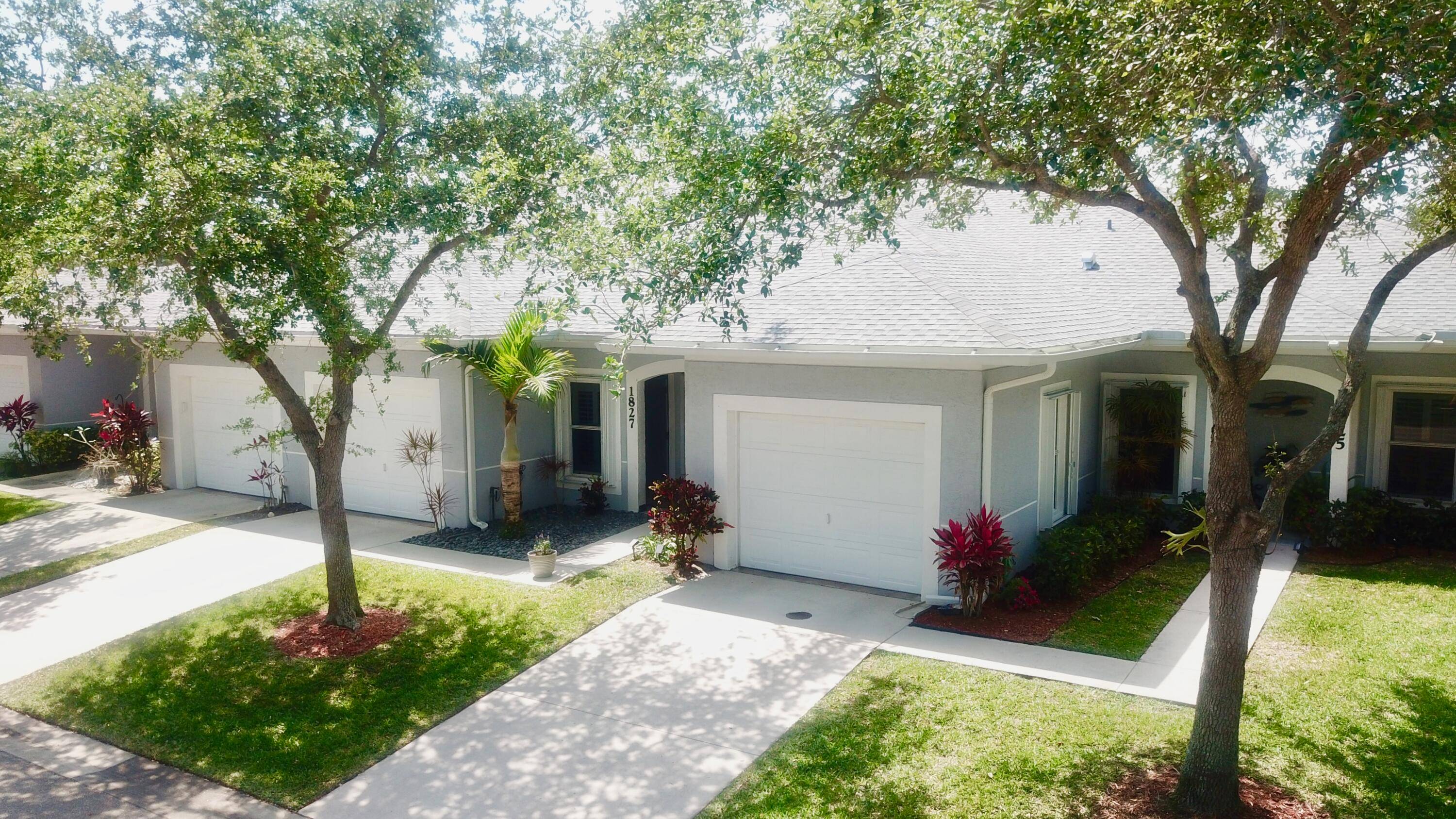 For Sale Beautifully Updated Condo at The Lakes at The Savannahs !