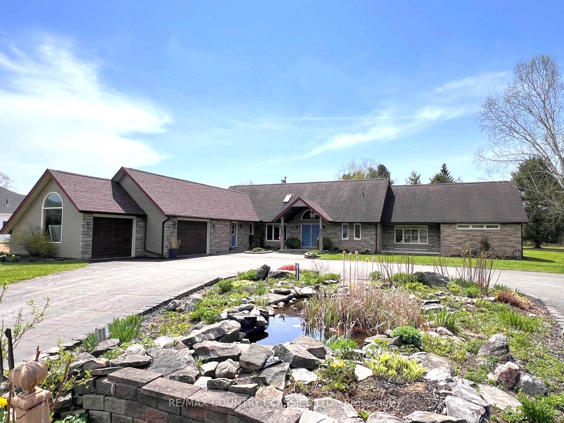 Bancroft Beautifulexecutive home in desirable subdivisionminutes from all amenities.
