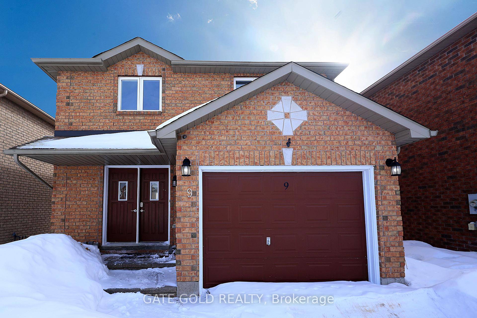 Situated in one of Barries most desirable neighborhoods, this beautifully designed two story home offers a perfect blend of comfort and convenience.