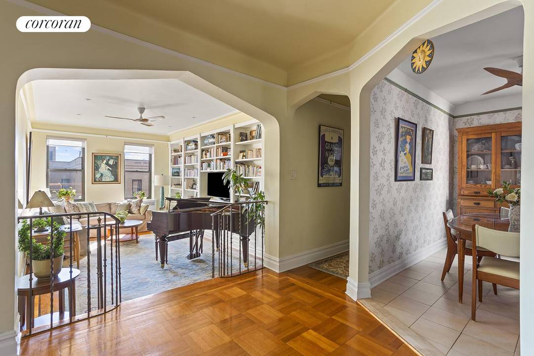 Let the sun shine in ! Welcome to this sun drenched TOP FLOOR 2 Bedroom 2Bath, corner unit in a well maintained classic Art Deco building in the heart of ...