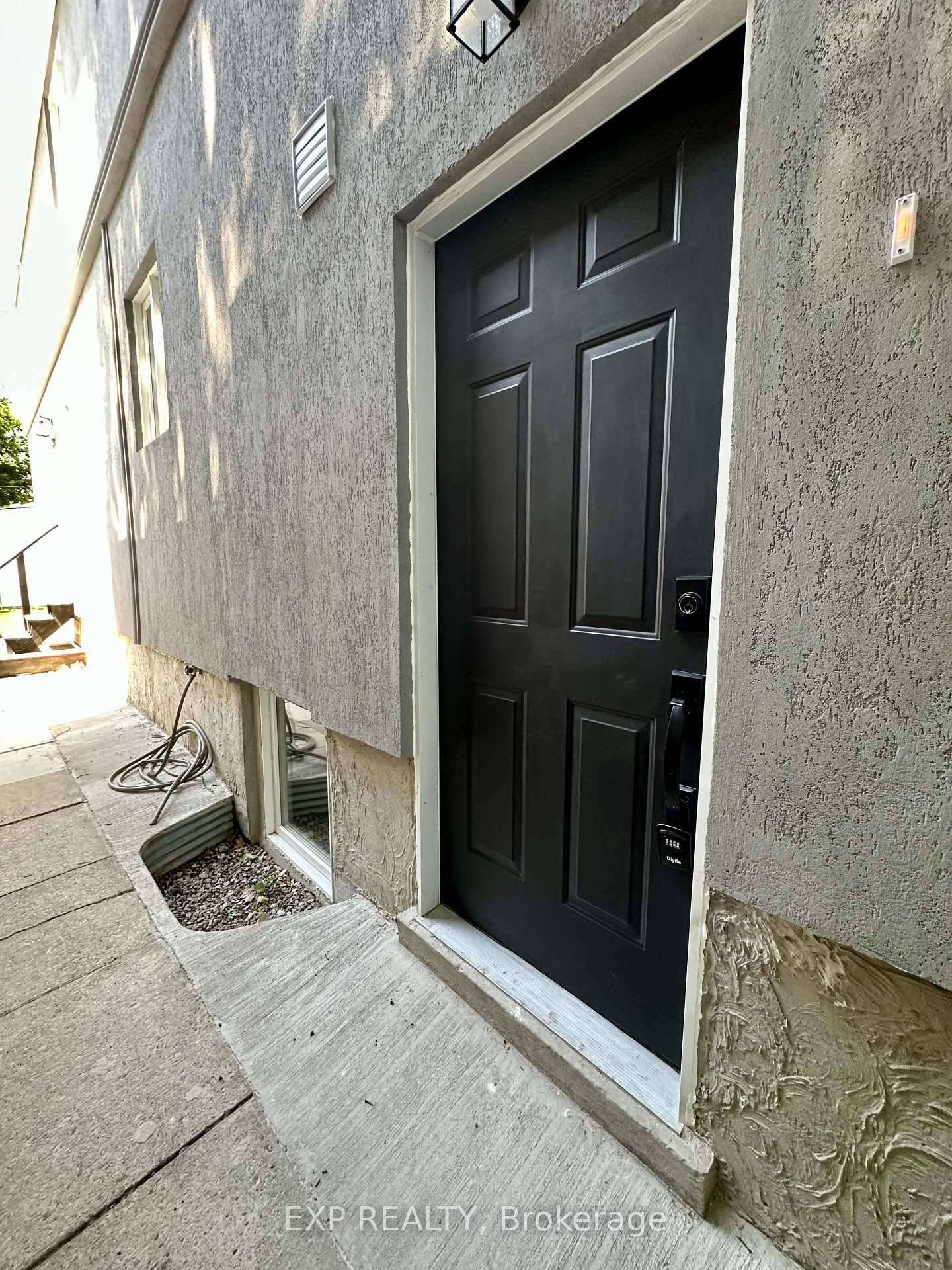 Enjoy the Comfort of Living in this Just Finished, Newly Renovated 1 Bedroom Apartment w Your Own Private Entrance.