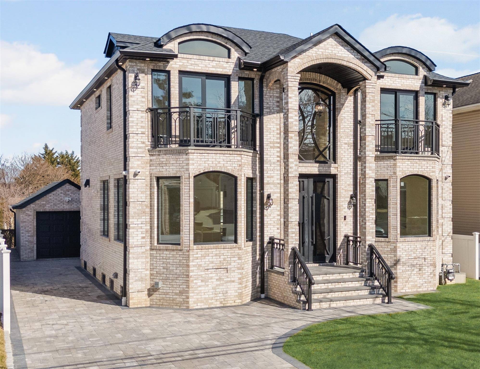 Exquisite New Luxury Home 48 Moore St, New Hyde Park, NY Experience unparalleled craftsmanship in this brand new 2025 architectural masterpiece, designed for modern luxury living.
