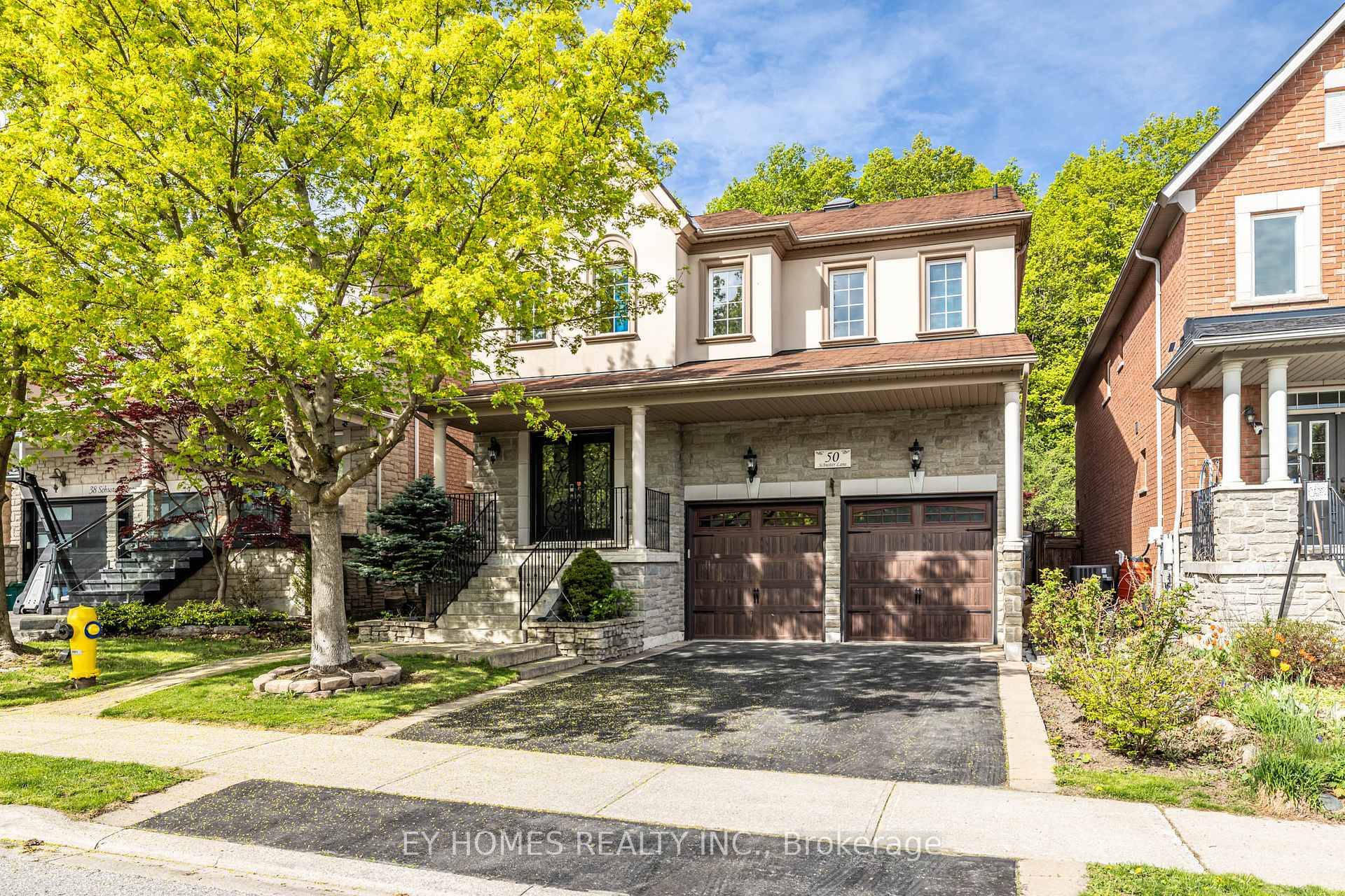 Backs Onto Ravine A Sensational Masterpiece in Thornhill Woods !