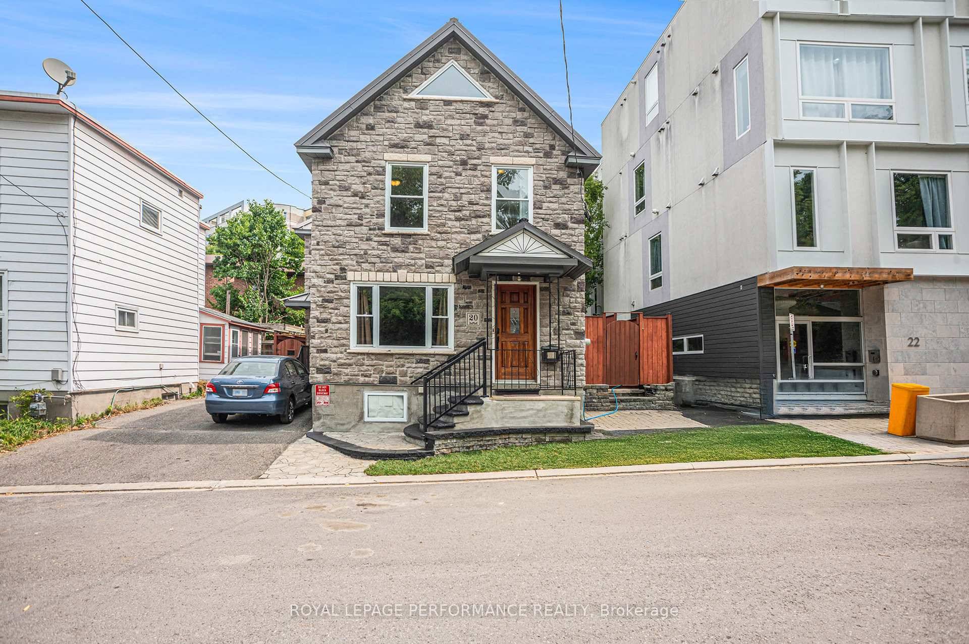 Exceptional Investment or Live In Opportunity in Centretown West !