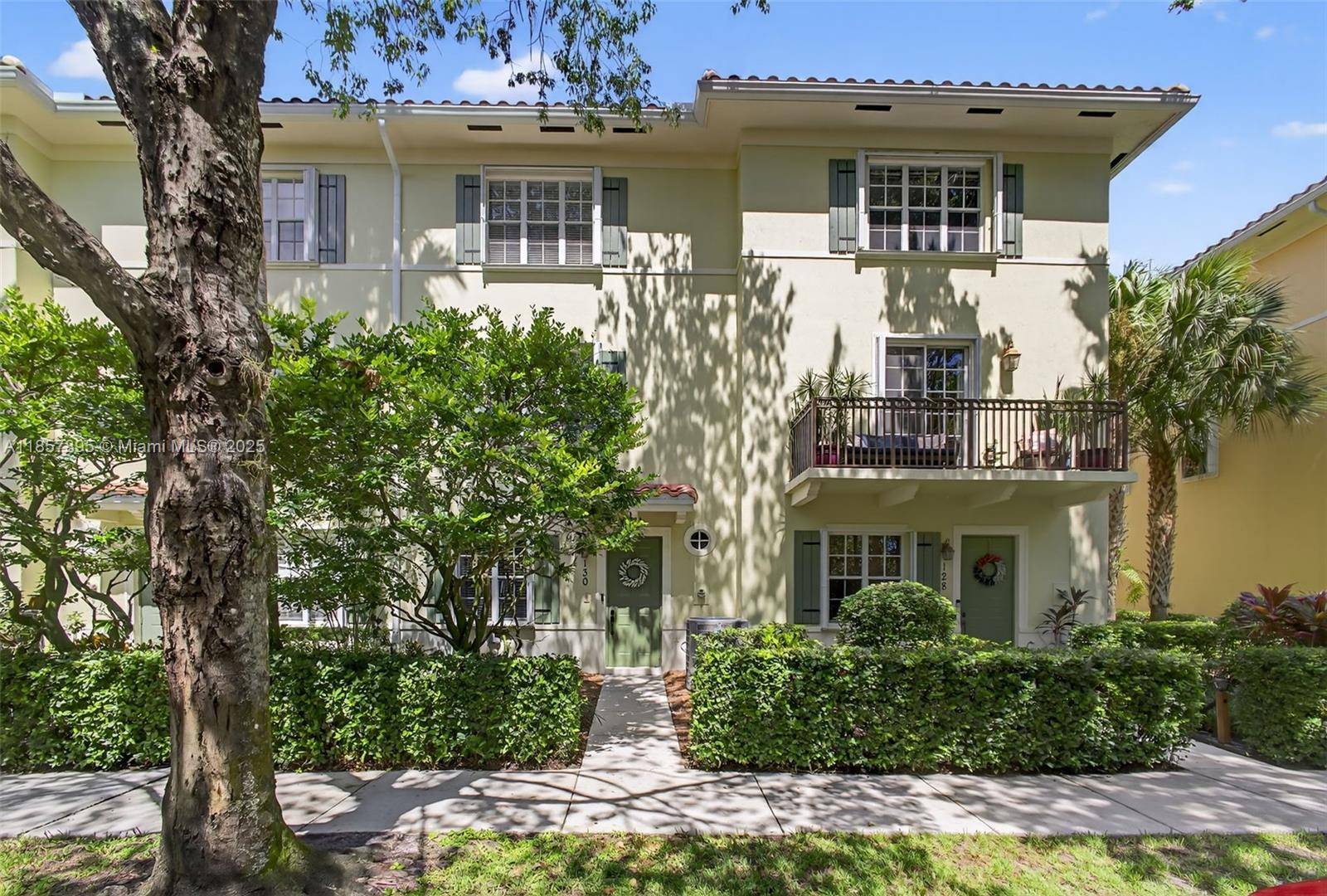 Beautifully updated 3 bedroom Abacoa townhome 2 master suites, 2 full amp ; 2 half baths, plus a versatile flex room on the first floor perfect as a 4th bedroom, ...