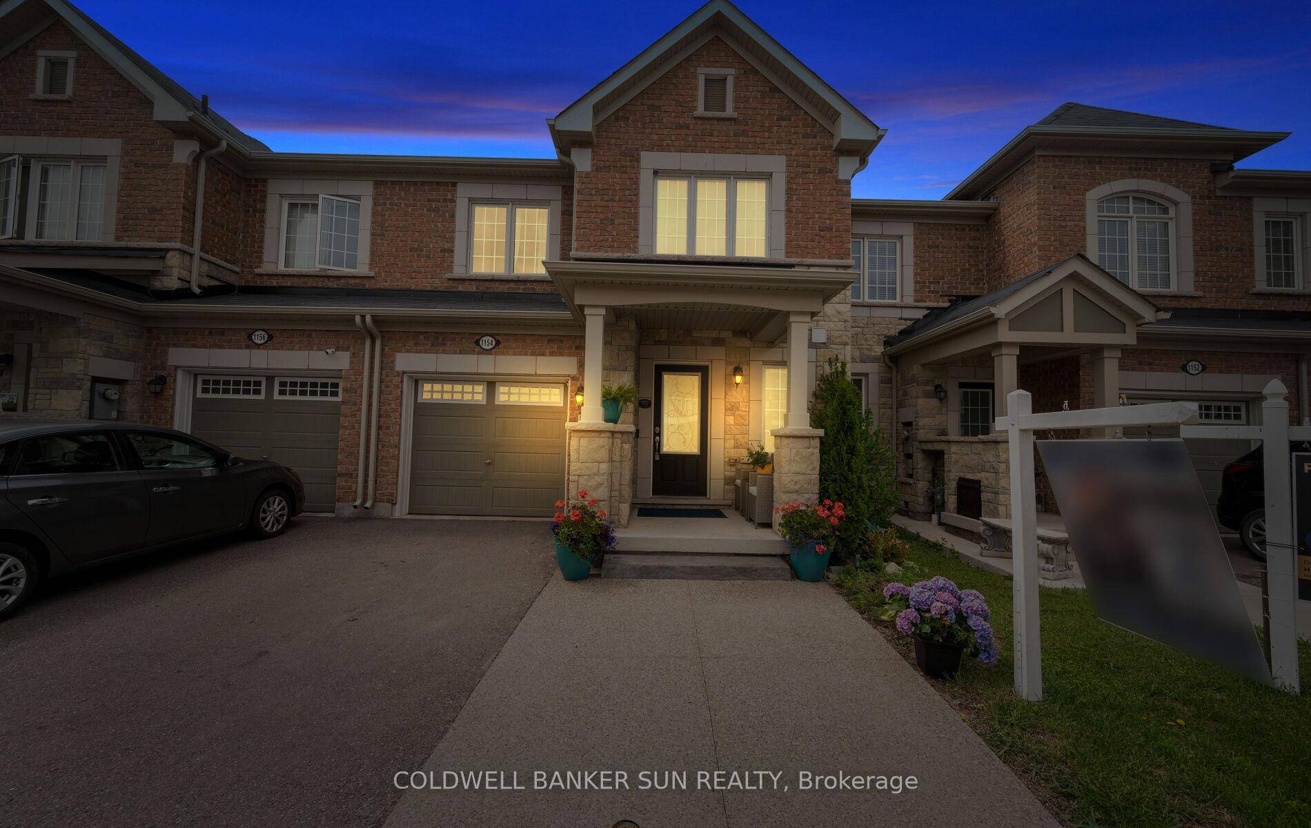 Welcome to this beautiful, Mattamy built, amp ; well kept, absolutely freehold, 2 storey townhome !