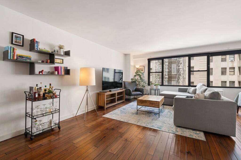 Welcome to 85 Livingston Street, Unit 14O an exceptional coop located in the heart of vibrant Downtown Brooklyn, perfectly located at the edge of Brooklyn Heights and Cobble Hill !