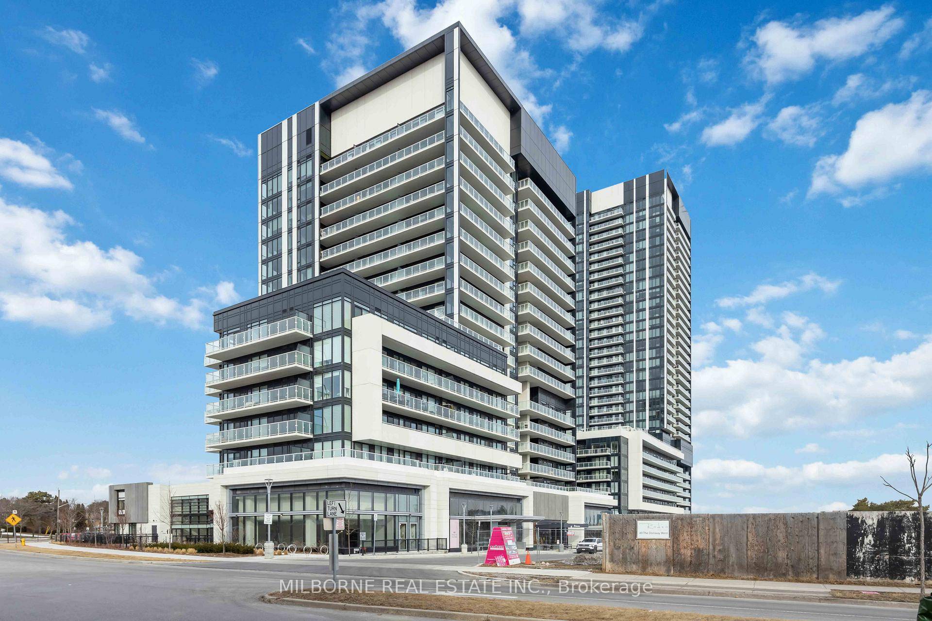 RODEO CONDOMINIUMS Shops at Don Mills Maple Floor plan, 495sf One Bed w spacious Balcony.