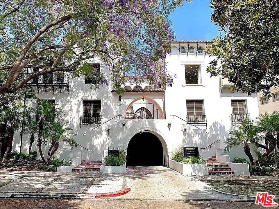 1330  N Harper Ave 2BR Hollywood Hills East La