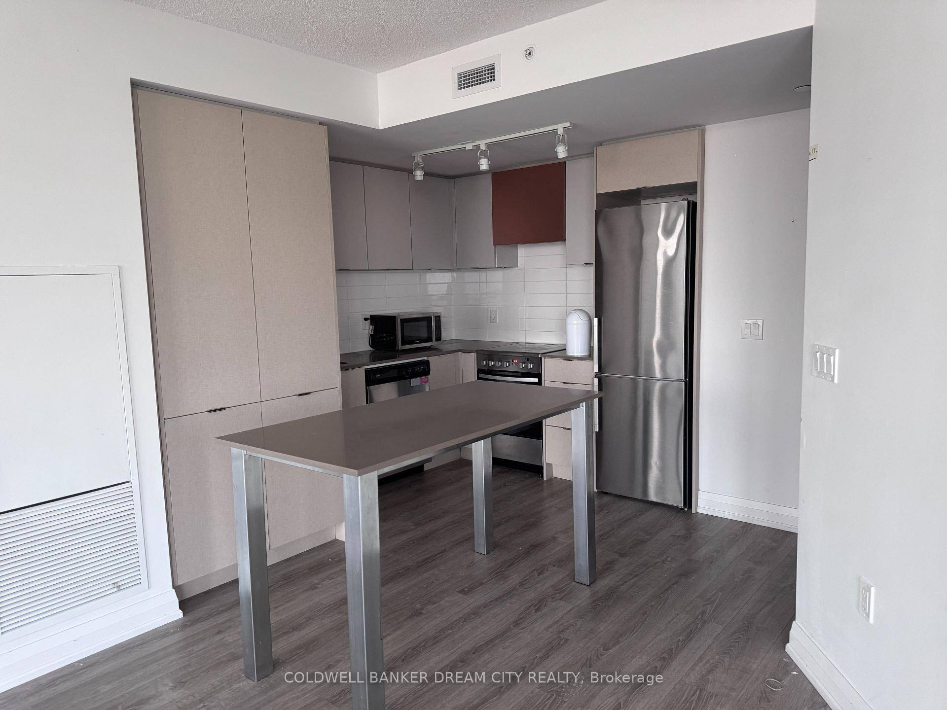Welcome to this stunning in a luxury condo under 3 years old, featuring 2 spacious bedrooms, 2 full bathrooms and a balcony with clear views of Hwy 427.