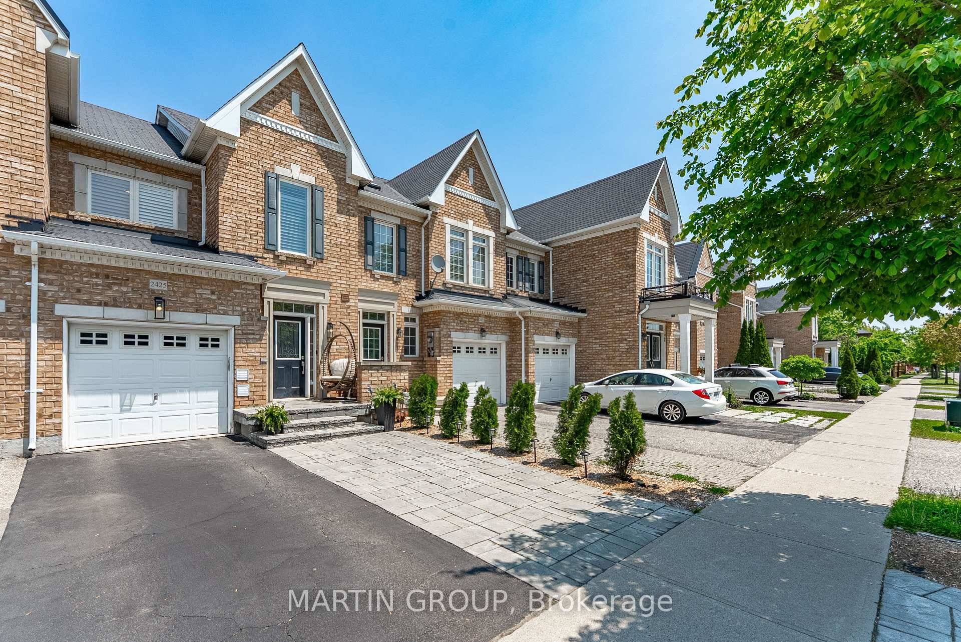 This exceptional freehold townhome in Oakville's sought after Westmount neighborhood perfectly blends modern living with family friendly convenience.