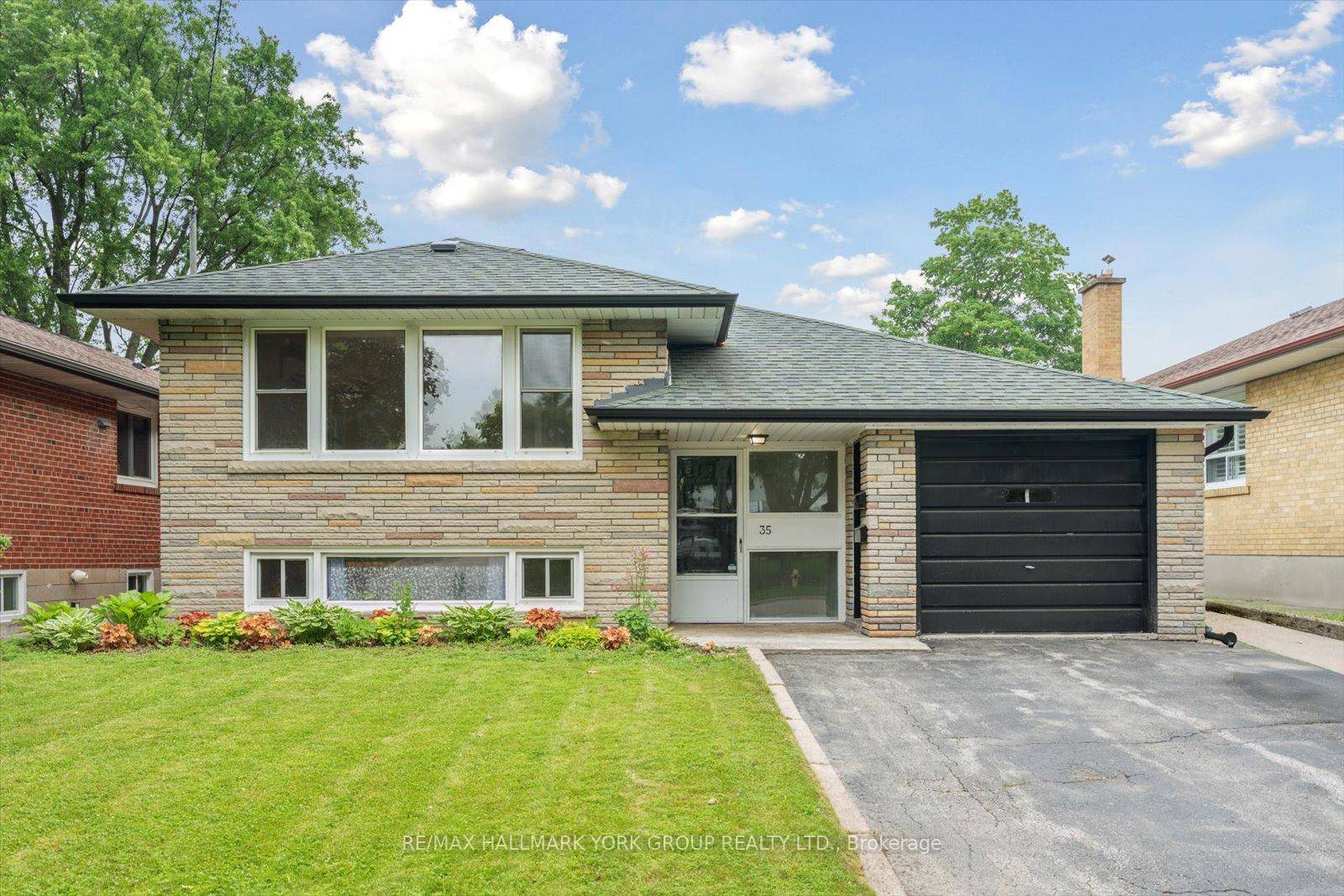 Beautifully Renovated, Bright amp ; Spacious 3 Bedroom Bungalow !