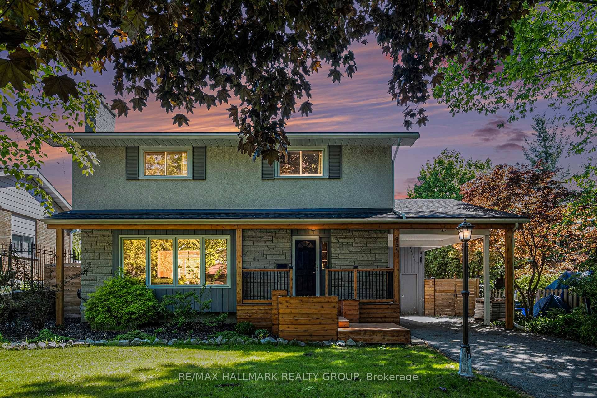 Stunning 4 bedroom, 3 bathroom home with backyard oasis in Queensway Terrace North.