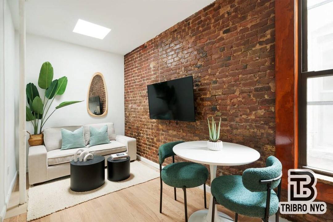 Super Sunny large 2BR in PRIME LES W D IN UNIT and Gut renovated !