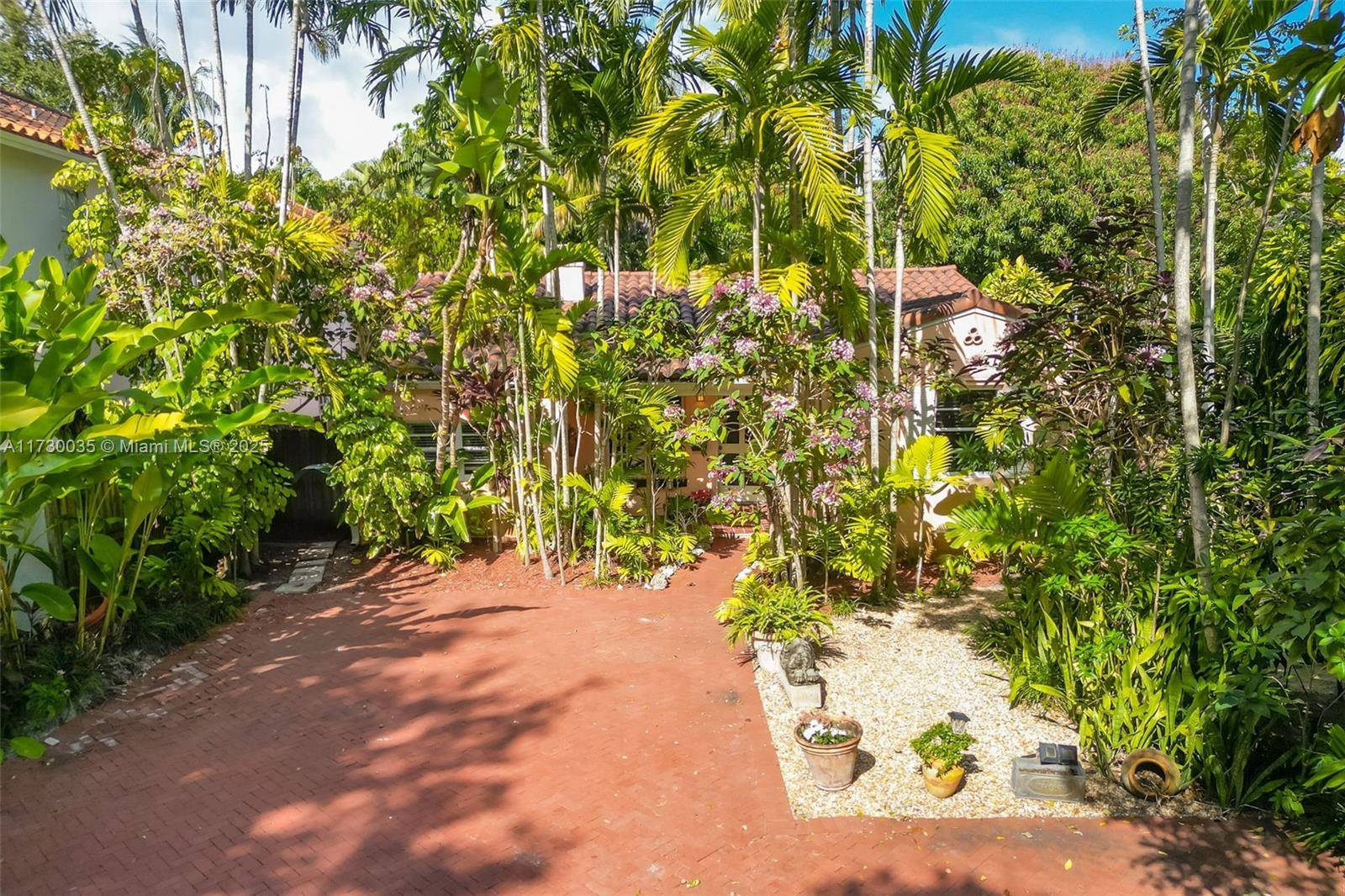 Welcome to Utopia ! Nestled on a quiet, tree lined street in sought after South Grove, this charming home offers a Voluntary HOA with police patrol.