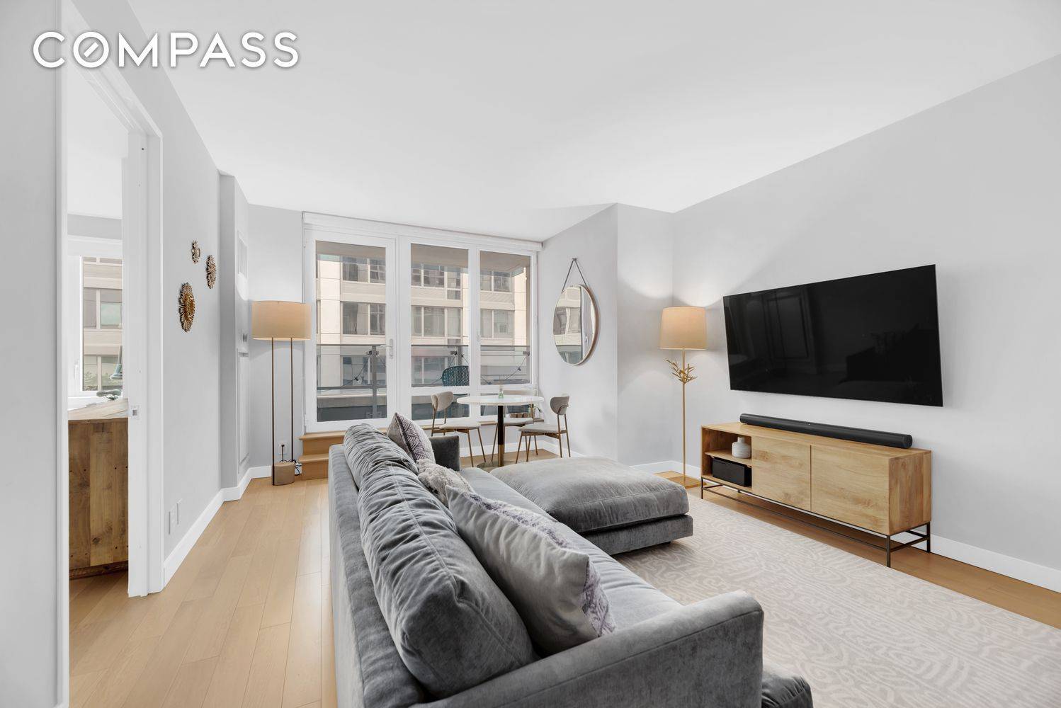 Williamsburg s Premier Condo The EDGE Beautiful Convertible 2BD 2BA with Private Balcony, Architectural Detail, Expansive Layout, Chef s Kitchen with Integrated Appliances, M W, D W, Breakfast Bar, Incredible ...