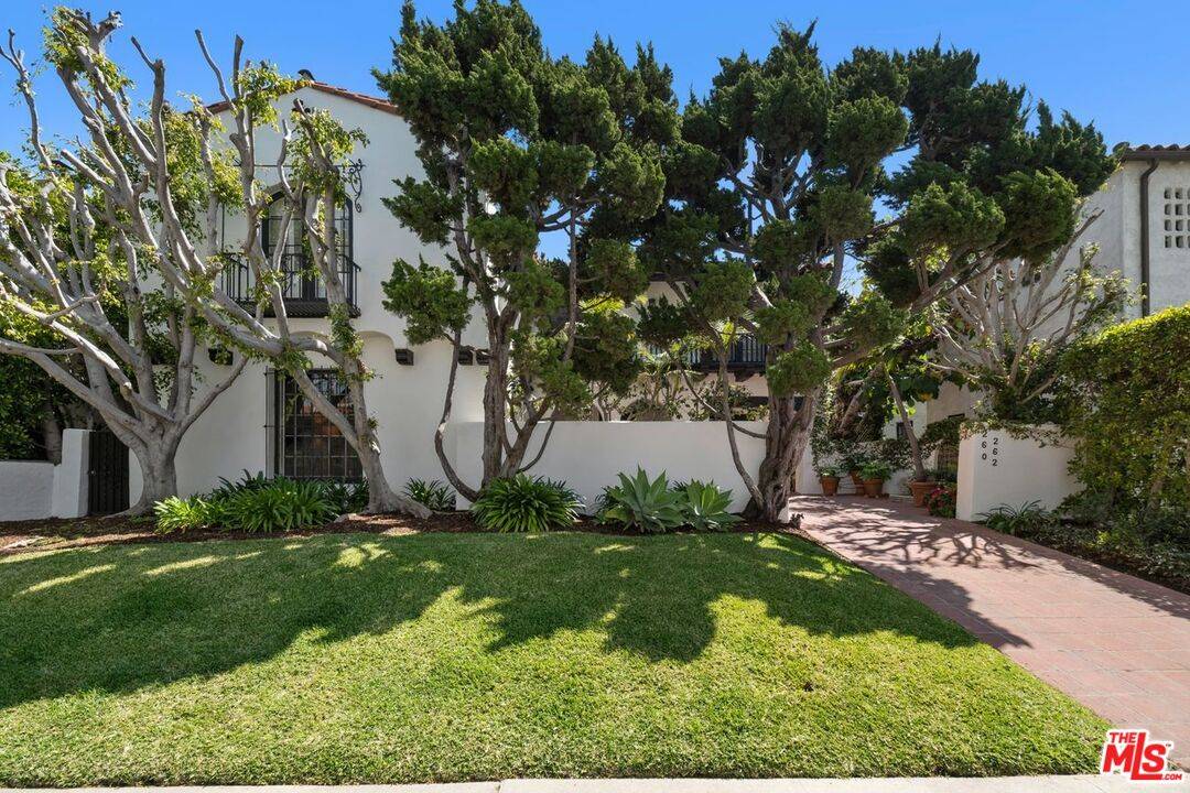 262  S Orange Dr LA