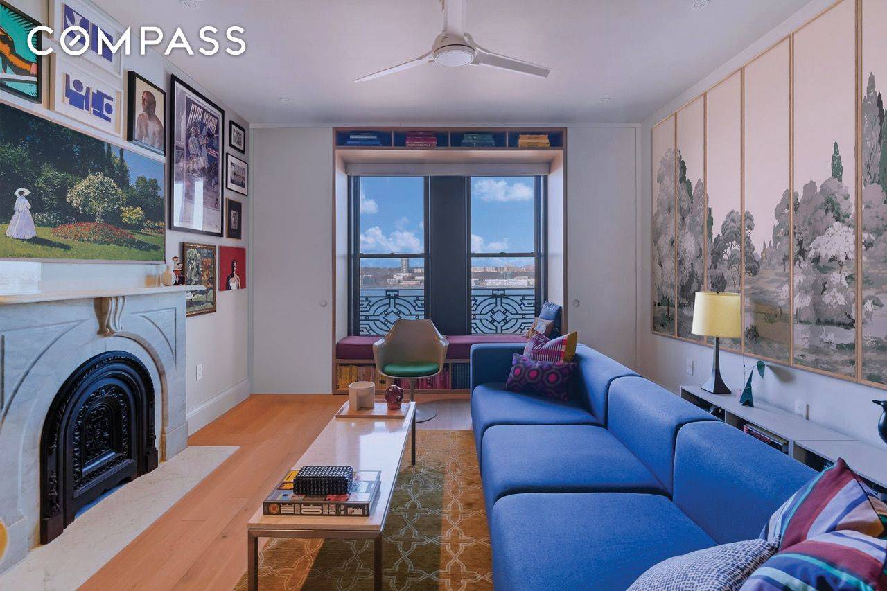 This beautifully renovated 1 bedroom apartment offers stylish design with high end finishes.