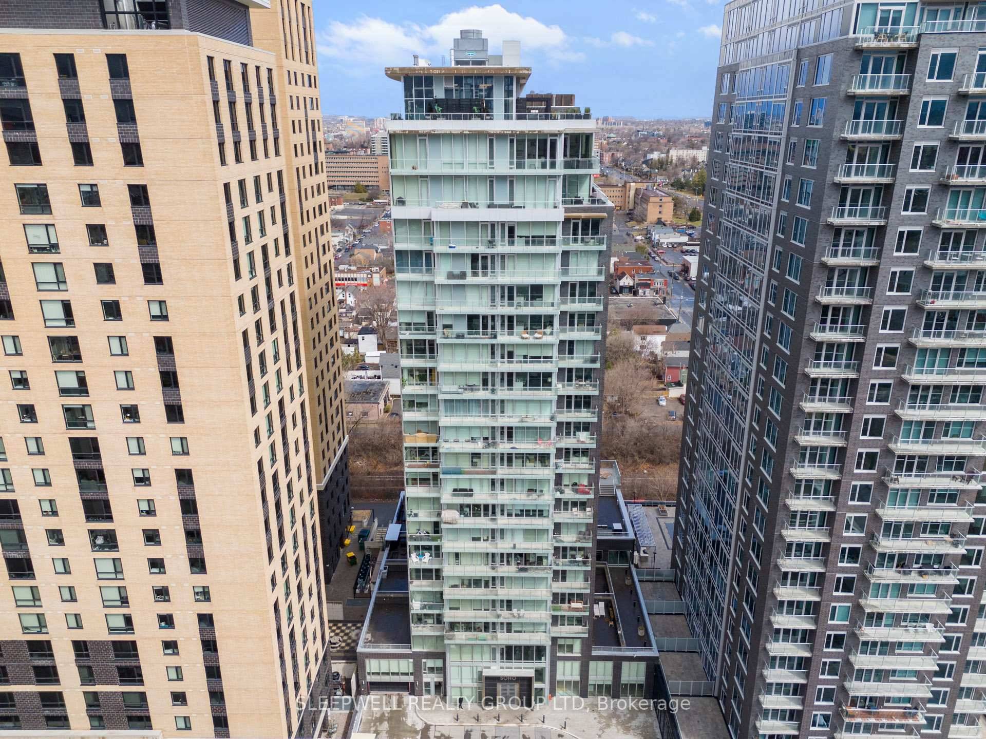 Welcome to your stylish urban retreat in the heart of Little Italy, Ottawa's vibrant and lively neighborhood.