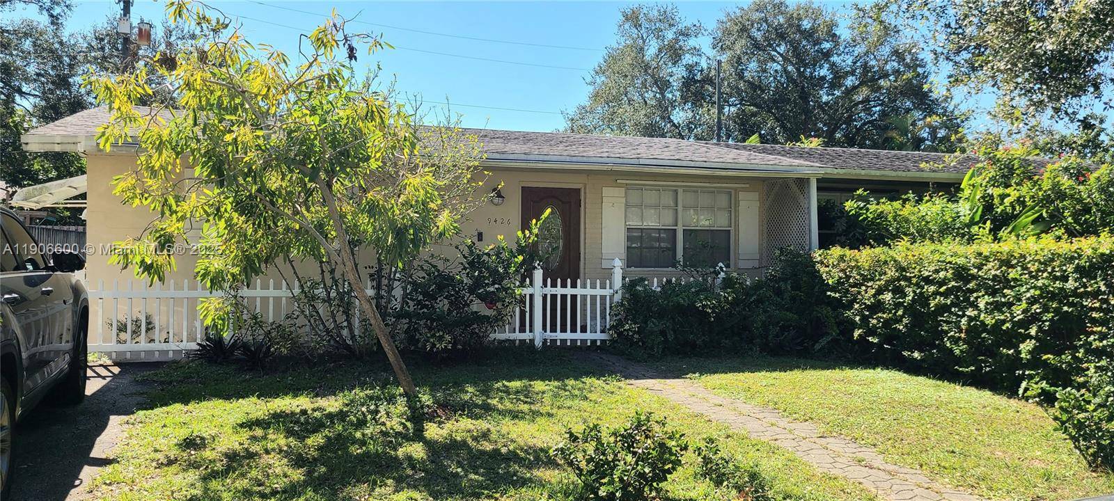 Cooper City Twin Home Half Duplex with Rental Income Opportunity !