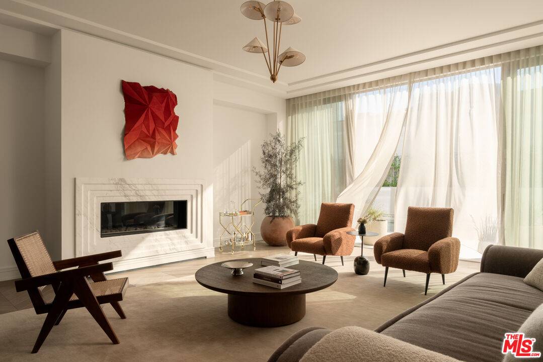 9900  S Santa Monica Blvd 4BR Beverly Hills La