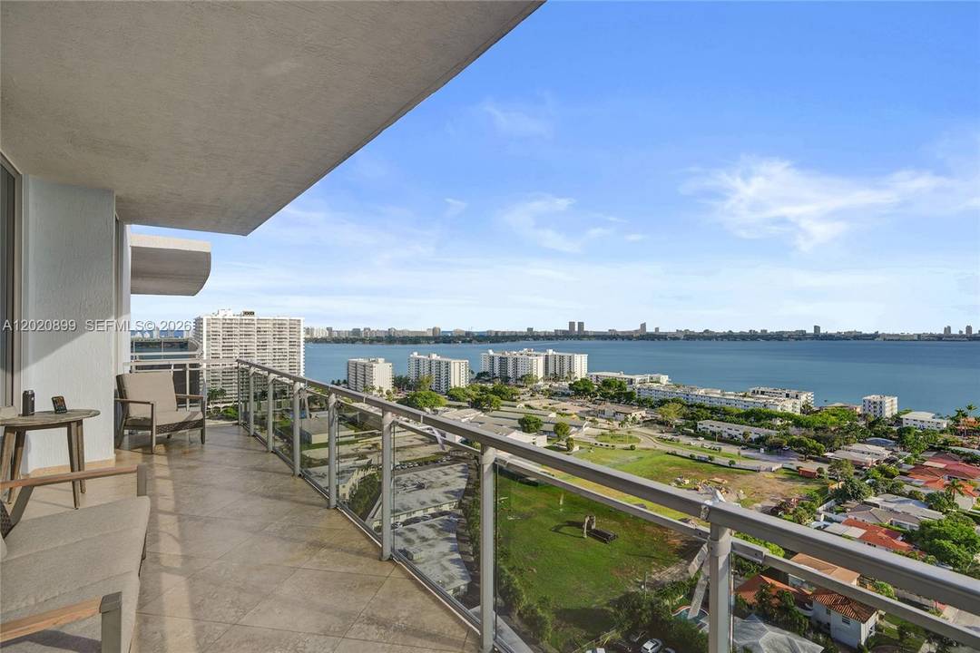 This PENTHOUSE LEVEL 1458 sq ft 2 Bed, 2 bath facing SE at the Lexi Condominim Residence offers stunning views of Biscayne Bay, Miami Beach and the Miami Skyline.