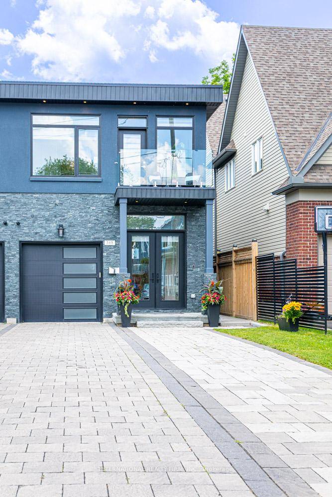 EXCEPTIONAL LUXURY IN PORT CREDIT.