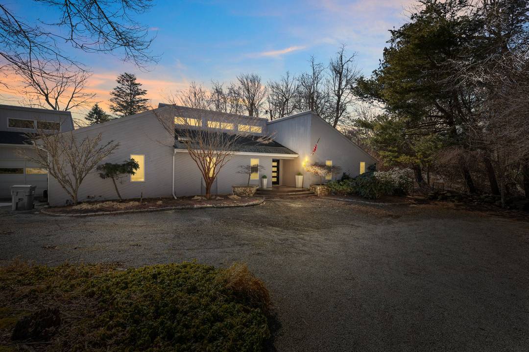 Southampton 4 Bedroom Style With Pool & Tennis