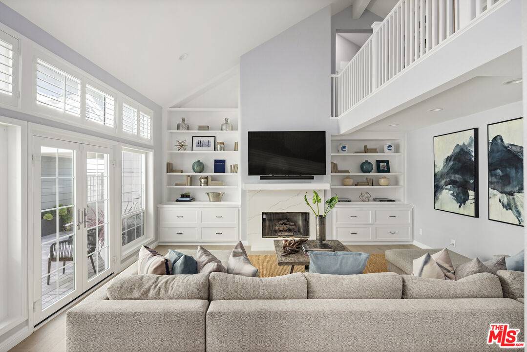 13082   Mindanao Way 3BR Marina Del Rey La
