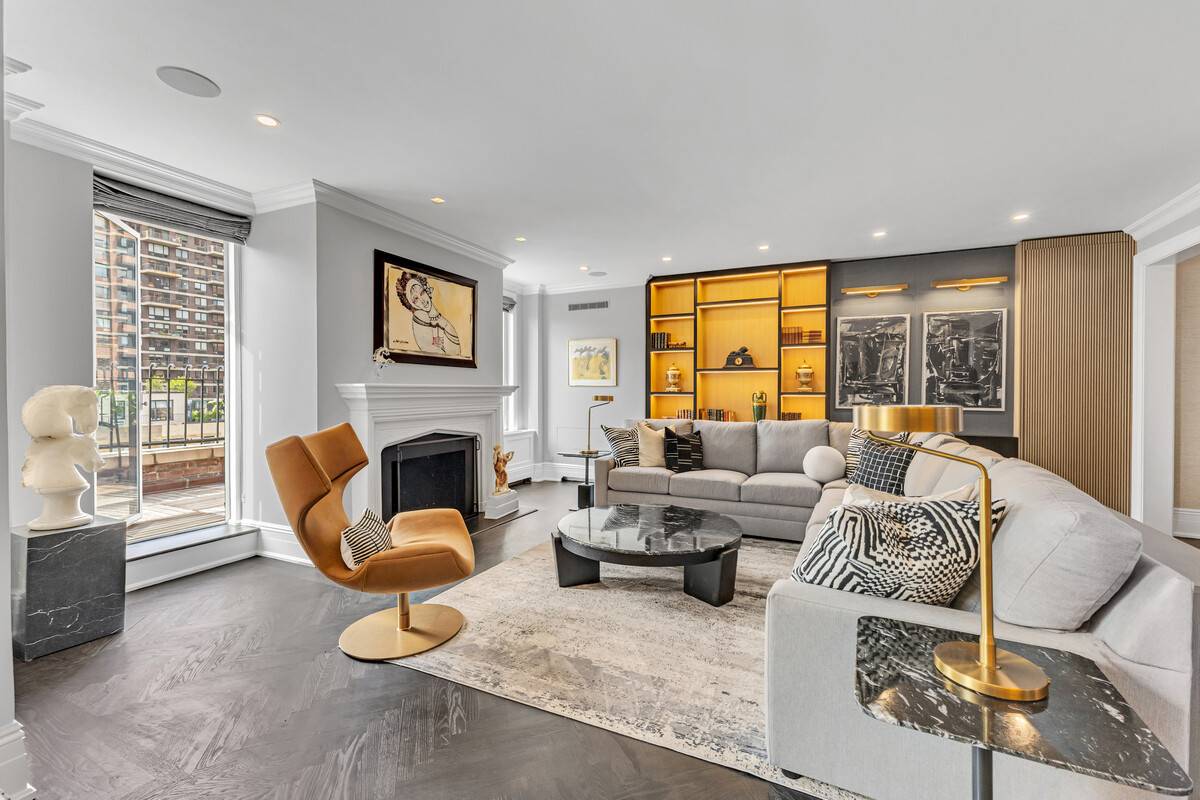 SKY HIGH SEVEN ROOM WITH SWEEPING VIEWS AND TERRACE Reimagined and fully renovated in 2025, this one of a kind high floor residence boasts exquisite custom finishes, a 28 foot ...