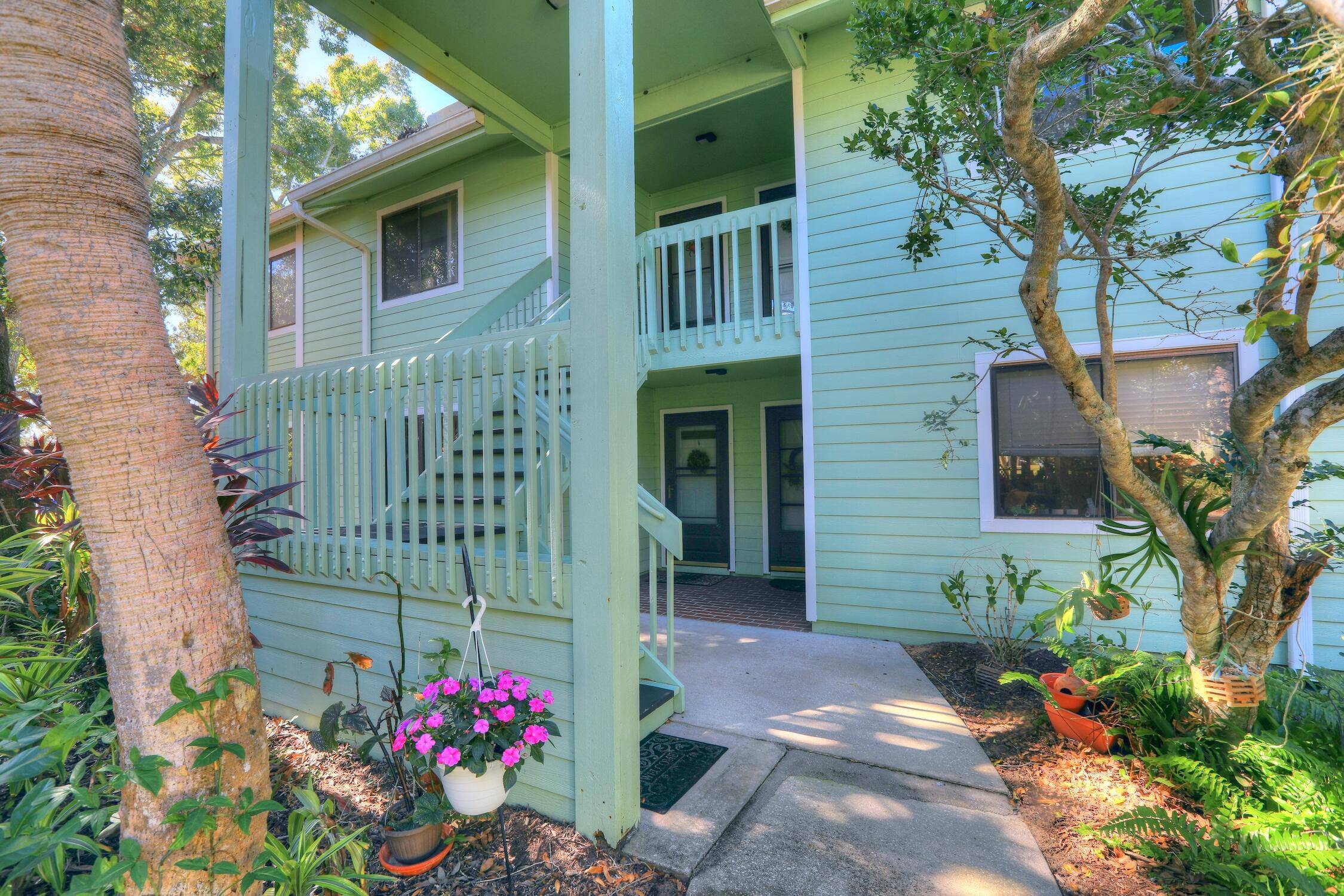 COME HOME TO PELICAN POINTE.